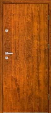 Gładkie drzwi wejściowe wzmocnione ADMAR. Rama wykonana z drewna iglastego, wypełnienie – płyta wiórowa. Pokrycie – płyta mdf o grubości 6 mm